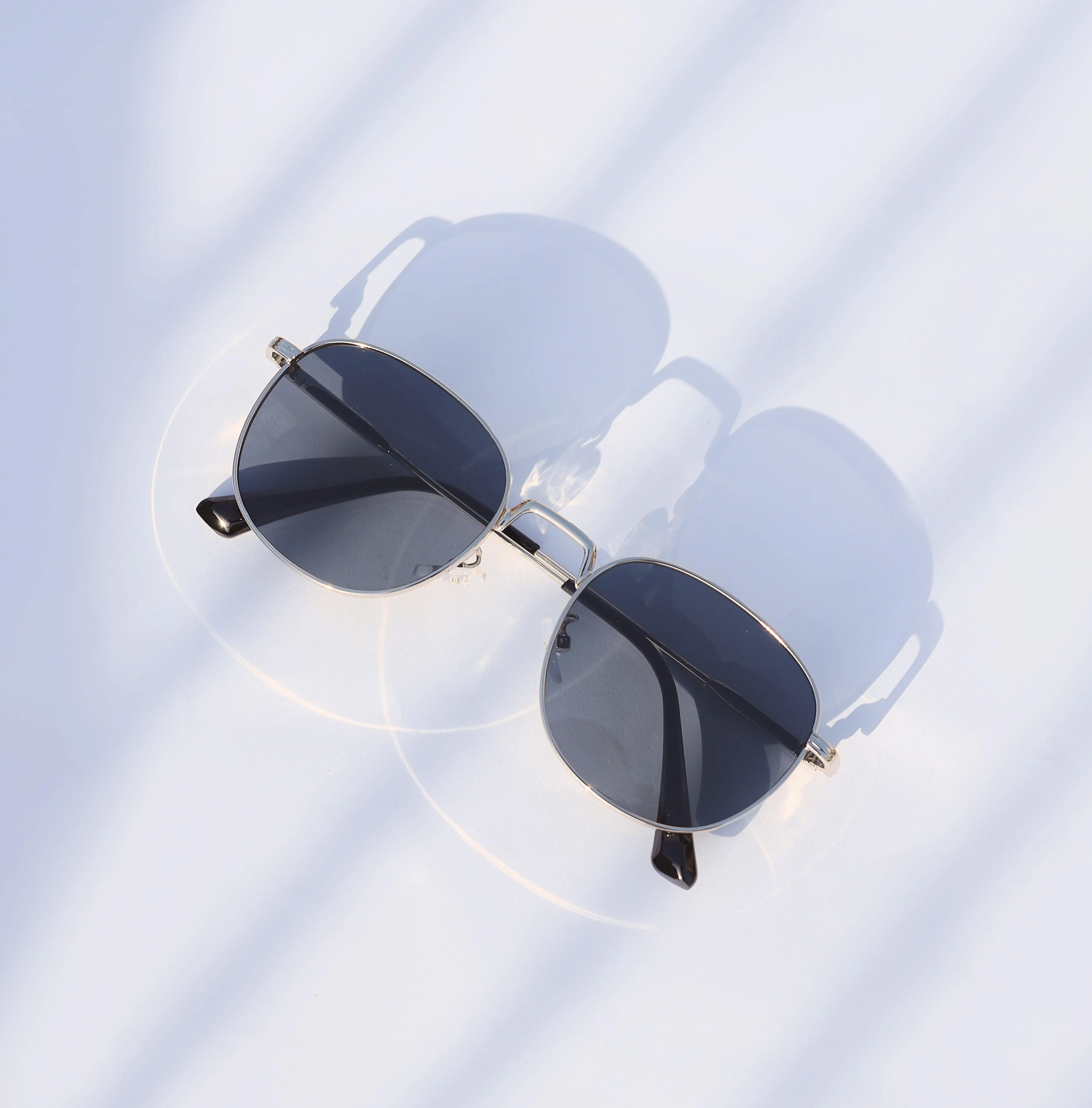 Modern Noir Round Sunglasses